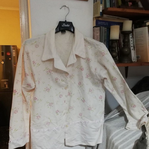 Agelis floral pajama top, medium to large