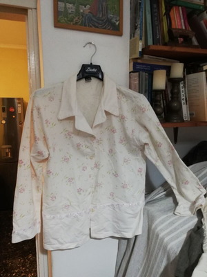 Agelis floral pajama top, medium to large