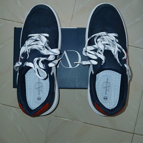Men's sneakers new, size 44, white and blue