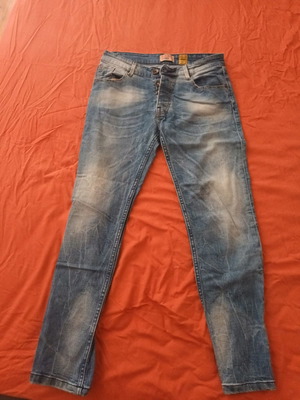 Blue jeans size 27
