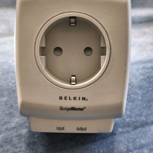 Belkin Surge Protector Socket like new