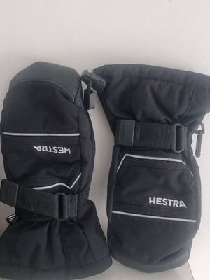 Hestra kids mittens size 4 black like new