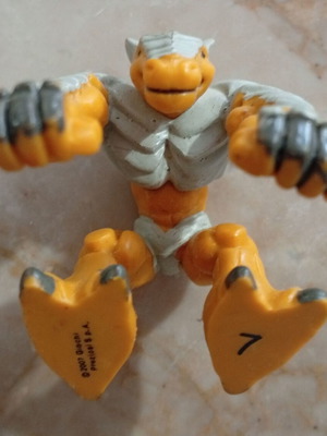 Giochi Preziosi Vintage Gheos Gormiti figure