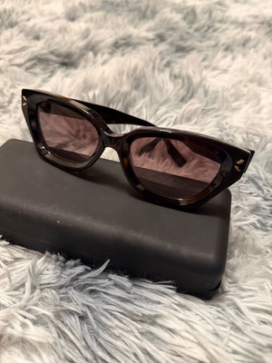Alexander McQueen Women's Sunglasses with Brown Tortoise Like New