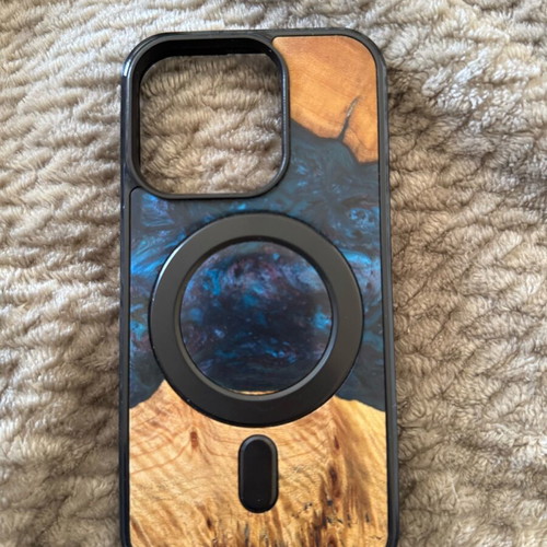 Bewood iPhone 14-15 Pro case like new