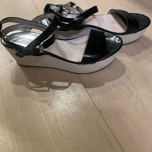 Michael Kors platform sandals like new, black patent leather, size 40