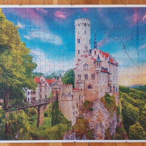 Framed puzzle like new, dimensions 0.50x0.70