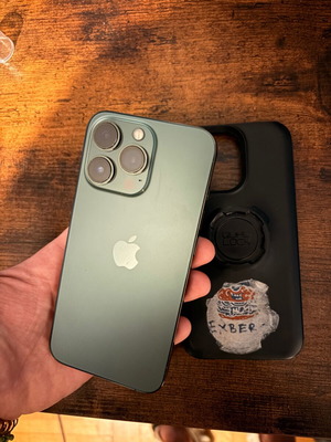 iPhone 13 Pro Πράσινο 128GB σαν καινούργιο με θήκες και έξτρα τζαμάκι