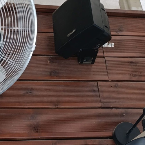 Amplifier set with 6 indoor wall speakers and 4 outdoor wall speakers