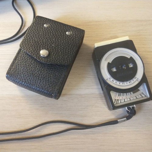 Leningrad 8 light meter used with case
