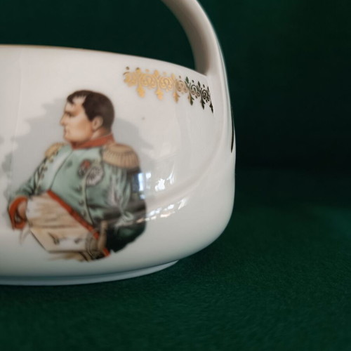 Vintage small porcelain basket like new, made in France