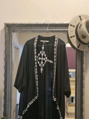 Kimono like new with Ale embroidery size M