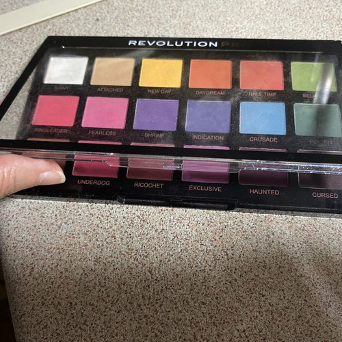 Revolution eyeshadow palette new, unused