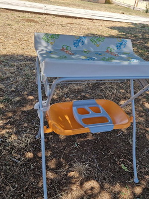 Αλλαξιέρα μωρού με μπανιέρα μεταχειρισμένη, με βάση