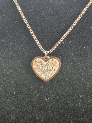 Heart Necklace with Sparkling Crystals Rose Gold