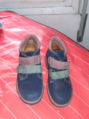 Boots size 26 used once, suede