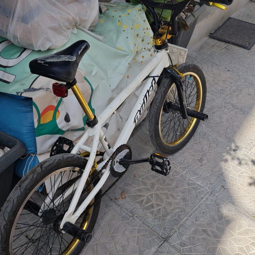 Bullet Bora BMX bike like new, 20 inch, white, V-brakes