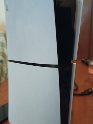PlayStation 5 Slim Digital като нов с допълнителен HDMI 8K и заряден кабел