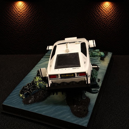 Lotus Esprit Submarine 1:43 The Spy Who Loved Me James Bond collectible