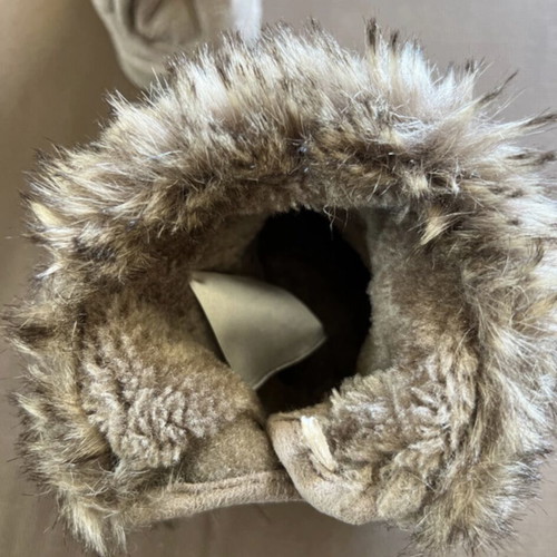 Boots with fur size 21 like new