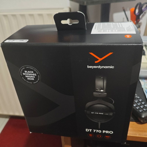 BeyerDynamic DT 770 Pro 80 Ohms wired over-ear headphones black limited edition