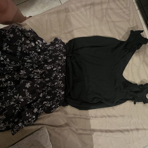 Sleeveless blouse with ruffles on shoulders, like new, black