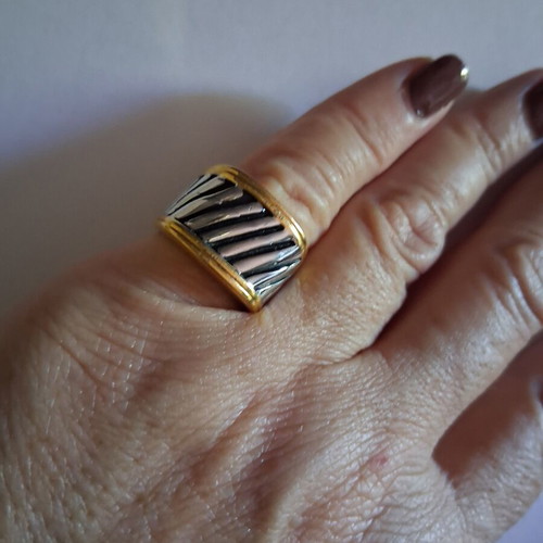 Unisex statement ring size 54, like new, gold and silver tone