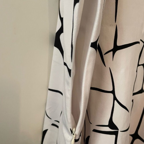Lavand dress size L like new, black and white
