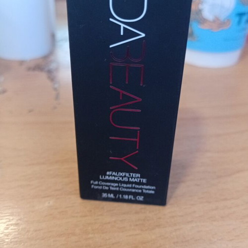 Huda Beauty liquid foundation 35ml new