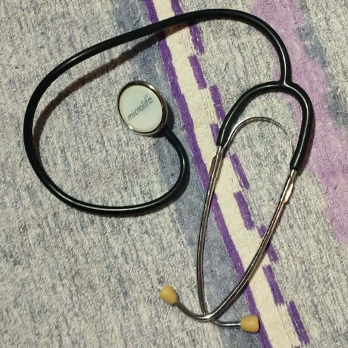 Microlife stethoscope used, black, reliable acoustic performance