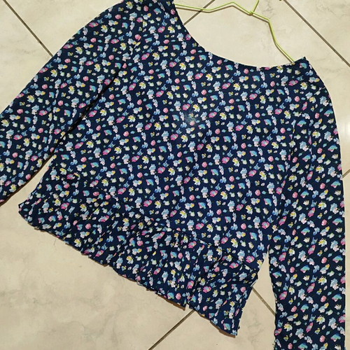 Floral shirt like new, size S, blue multicolor