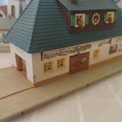 HO scale model train station buildings