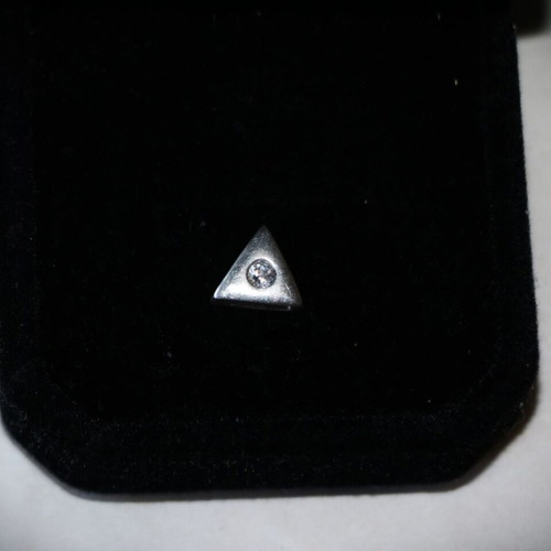 Μικρό διακριτικό μενταγιόν ασημένιο sterling silver 925 με ζιρκόνια και αόρατο κορδόνι καινούργιο