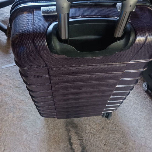 Medium-small travel suitcase 65x40x25 used, brown