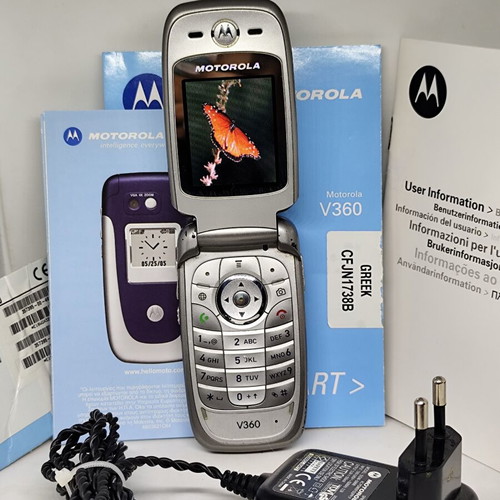 Motorola V360 Retro Flip Phone like new with Greek menu and accessories