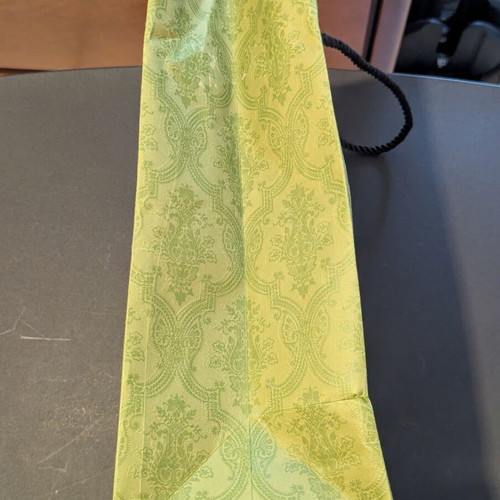 Gucci paper bag medium used condition