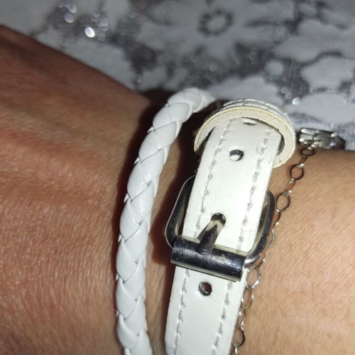 White bracelet like new
