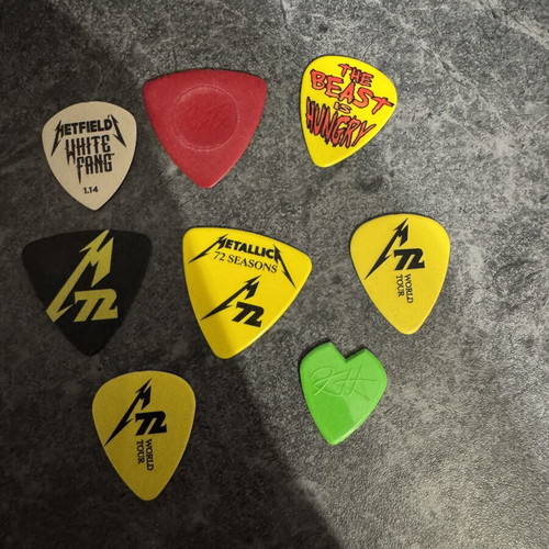 Metallica M72 tour guitar picks