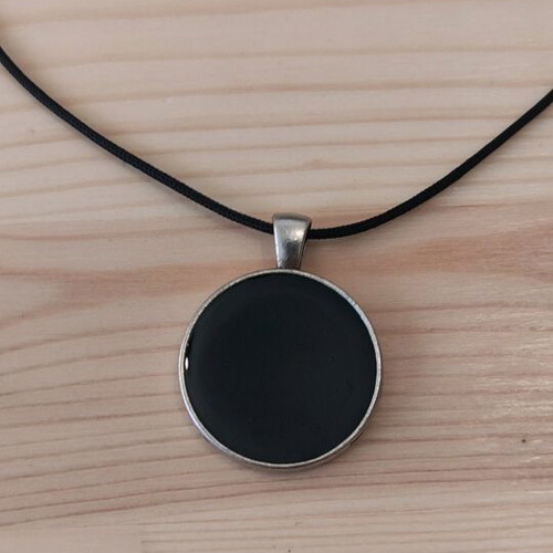 Pendant new black brass with liquid enamel