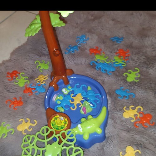 Board game Monkey Balance like new, educational magnetic toy