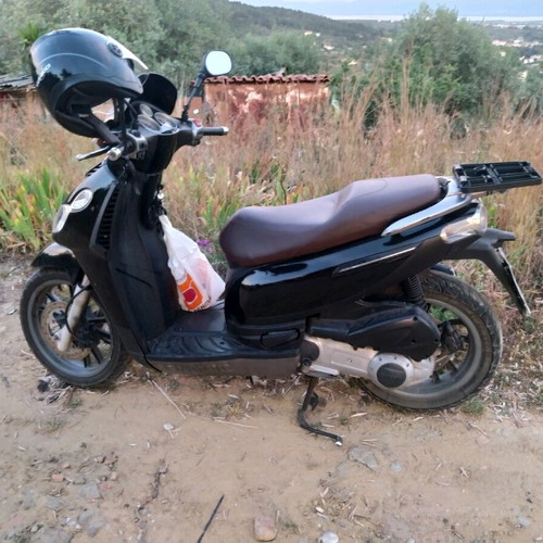 Piaggio Carnaby 125 used scooter, black, 2008