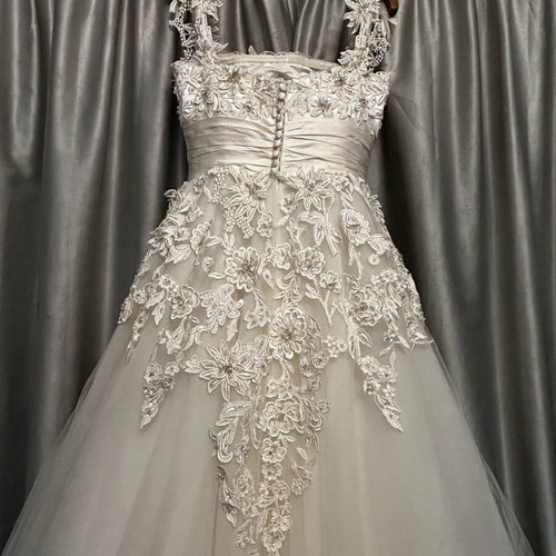 Justin Alexander wedding dress like new, beige ivory with guipure lace