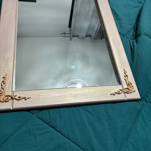 Mirror like new, scratch-free