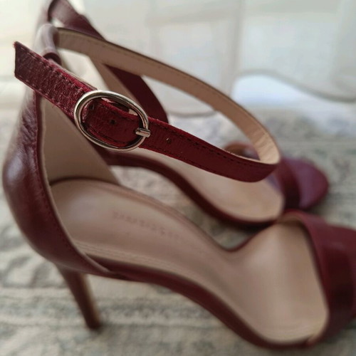 Burgundy Zara sandals like new, size 38