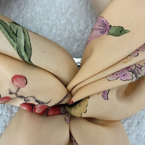 Vintage scarf ring with Art Nouveau floral design