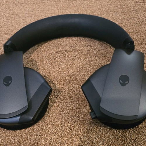 Alienware AW510H gaming headset wired like new with 7.1 sound