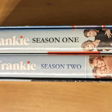 Grace & Frankie DVD like new, seasons 1 and 2 with subtitles
