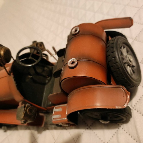 Metal vintage toy car miniature like new