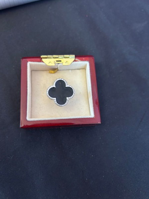 Silver 925 ring with black stone like new