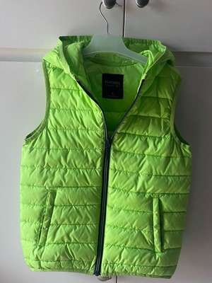 Αμάνικο μπουφανάκι κίτρινο φωσφοριζέ Mayoral μεταχειρισμένο 6 ετών 116 cm